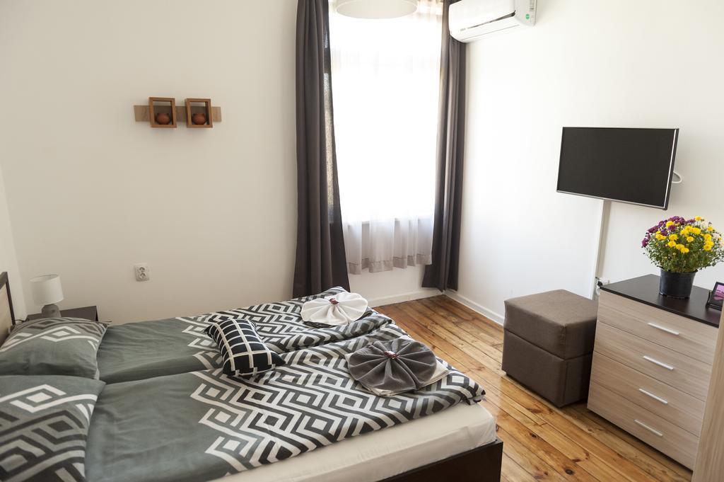 Graf Ignatiev - 3Br Apart Sofia Buitenkant foto