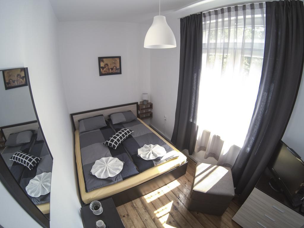 Graf Ignatiev - 3Br Apart Sofia Buitenkant foto